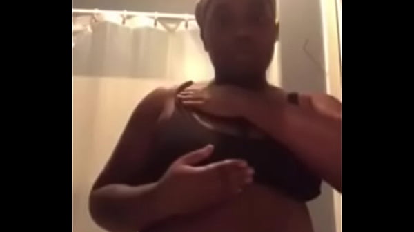 Gf showing big titties & backshots