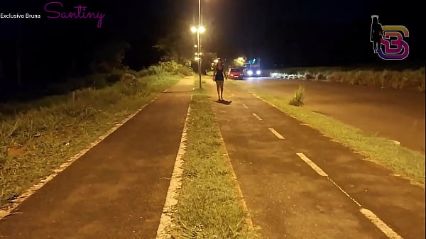 FODENDO NA RUA PARA O MARIDO NÃO DESCONFIAR